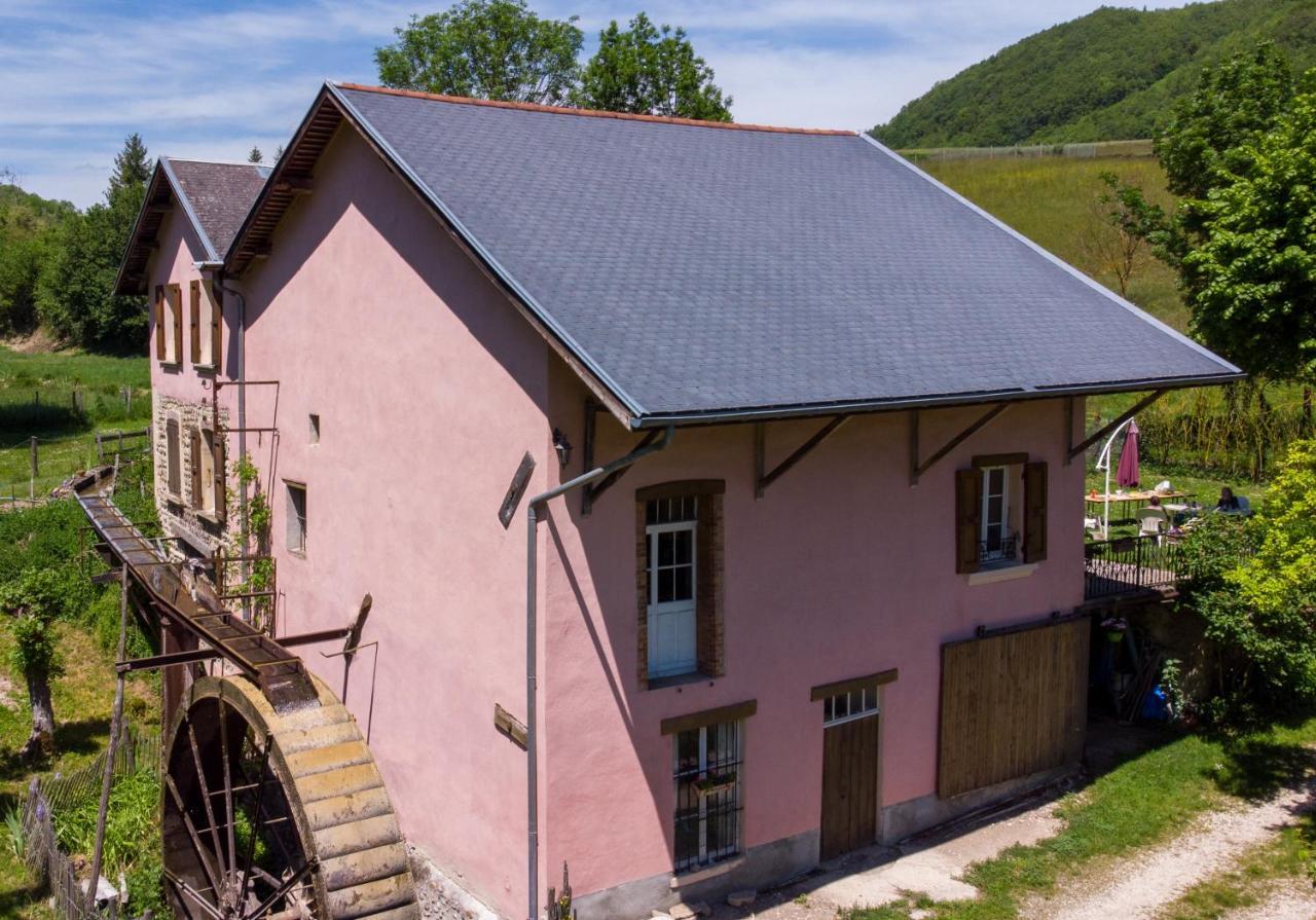 Le Moulin Rose Apartamento Chirens Exterior foto